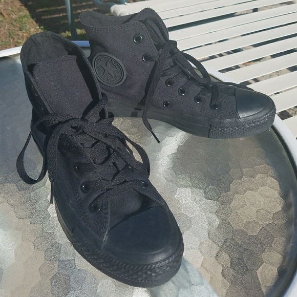 black converse high tops 5.5